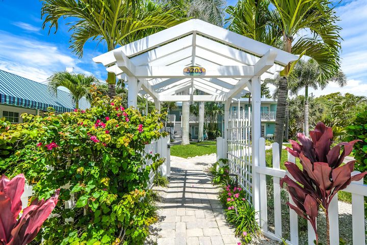 Tropical Breeze Resort