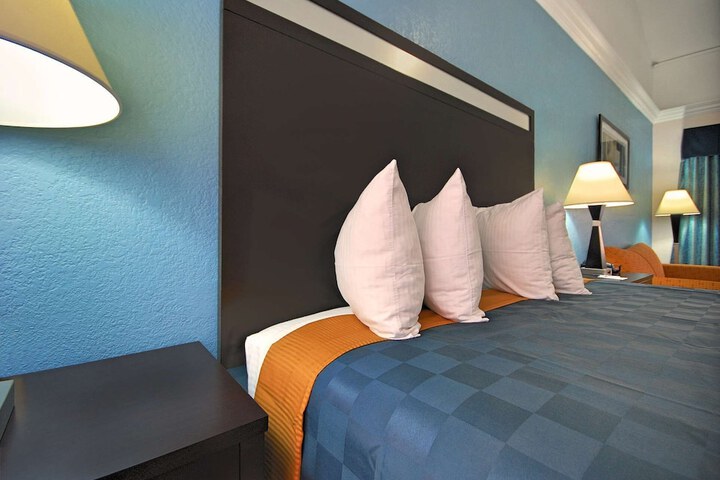 Room 20 of 26