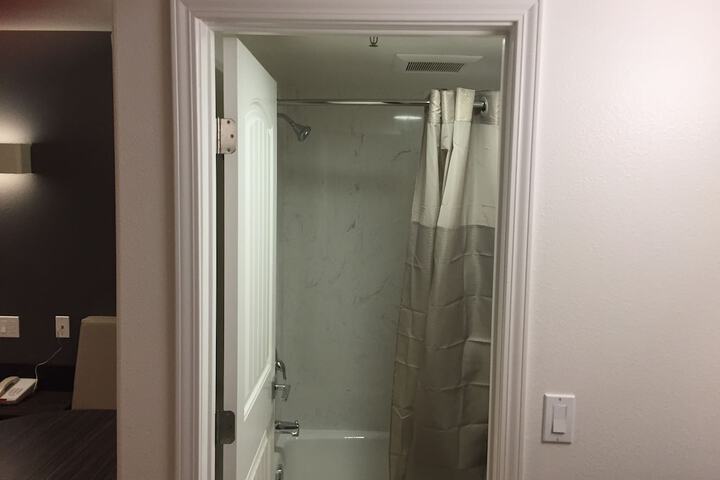Room 34 of 38