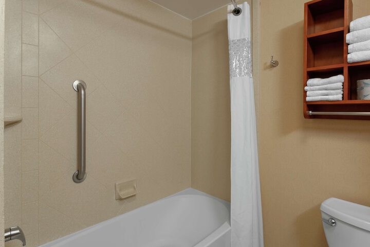Room 10 of 31