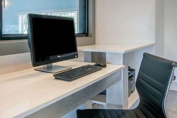Business Center 41 of 42