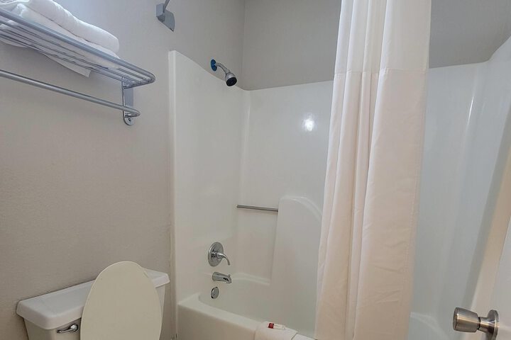 Super 8 by Wyndham Marion NC