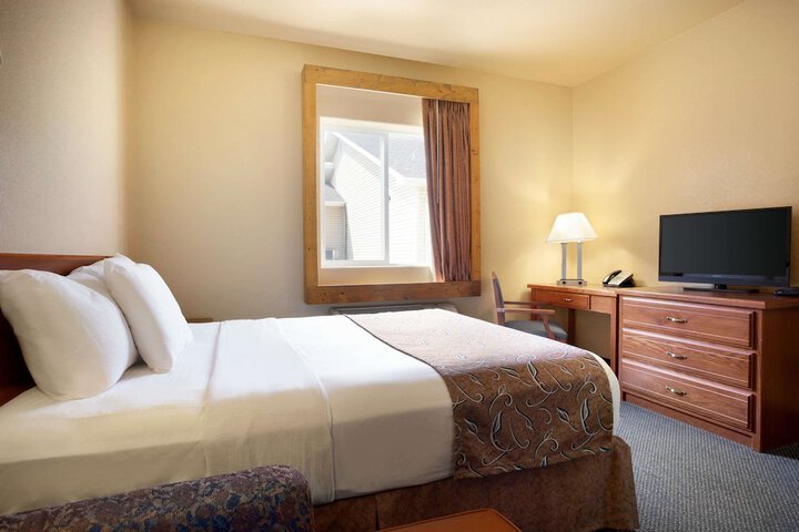 Room 17 of 24