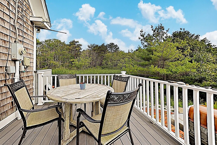 New Listing! Curtis House on the Cove 3 Bedroom Cottage