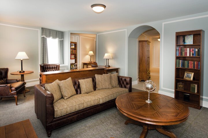 Room 27 of 102