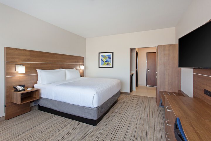 Holiday Inn Express & Suites Moses Lake by IHG