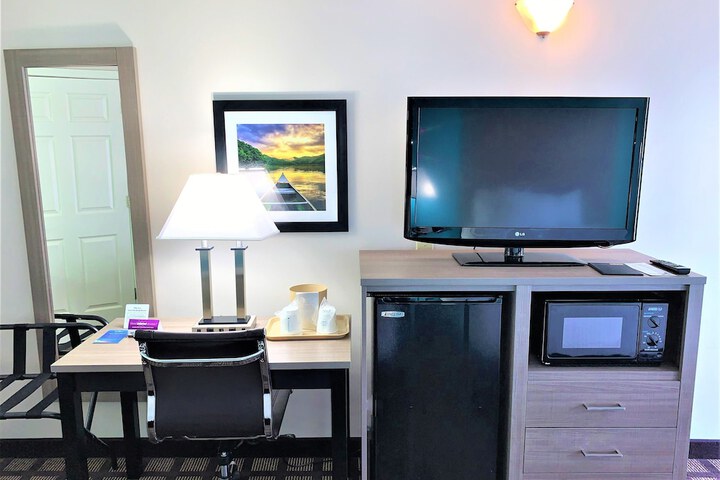 Room 11 of 37