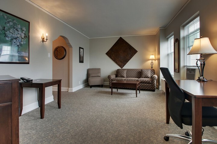 Room 50 of 117