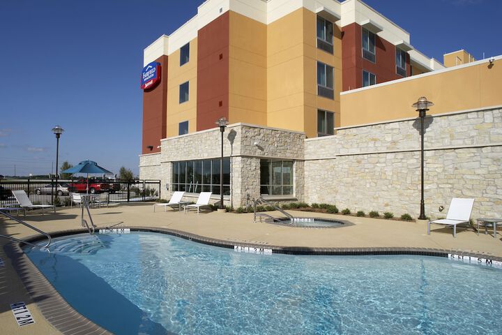 Fairfield Inn & Suites by Marriott Dallas Plano / The Colony