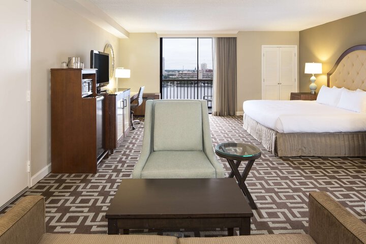 DoubleTree by Hilton Hotel Jacksonville Riverfront