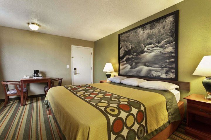 Room 26 of 39