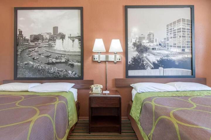 Room 7 of 10