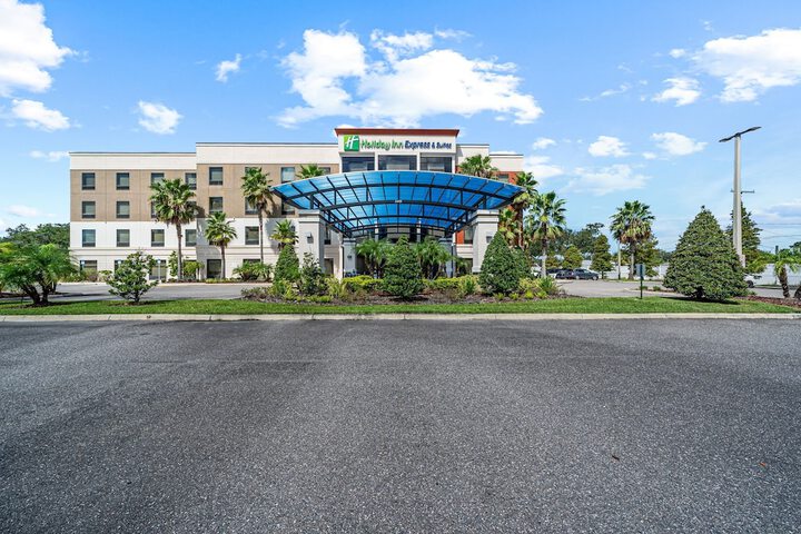 Holiday Inn Express & Suites Lakeland South by IHG