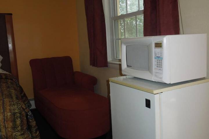 Room 27 of 49