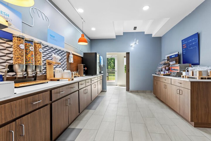 Holiday Inn Express Hotel & Suites FLORENCE NORTHEAST by IHG