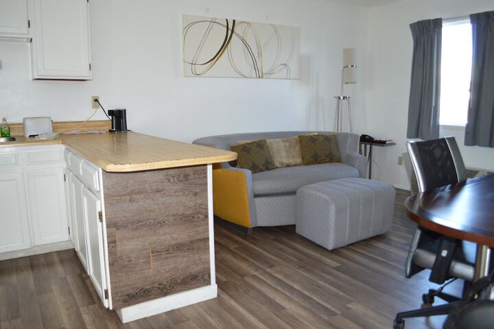 Room 10 of 27