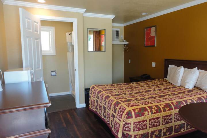 Room 38 of 43