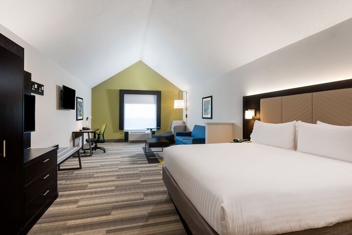 Holiday Inn Express & Suites Florence I-95 & I-20 Civic Center by IHG