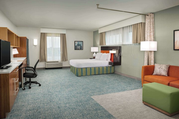 Room 10 of 25