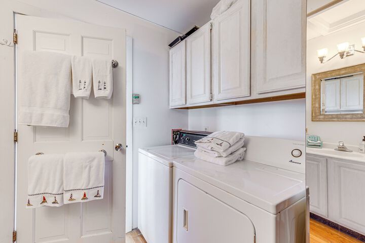 Walk to the Beach: Pet-friendly Gem in Biddeford!