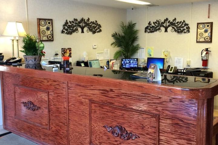 Pacer Inn & Suites Delaware