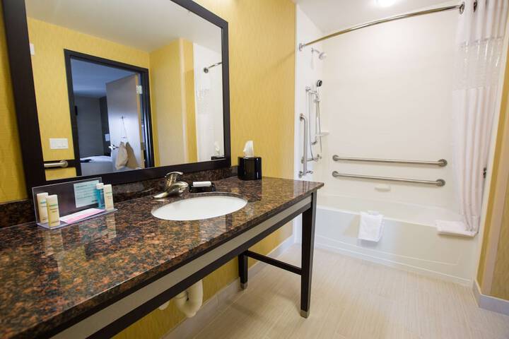 Hampton Inn & Suites Toledo / Westgate