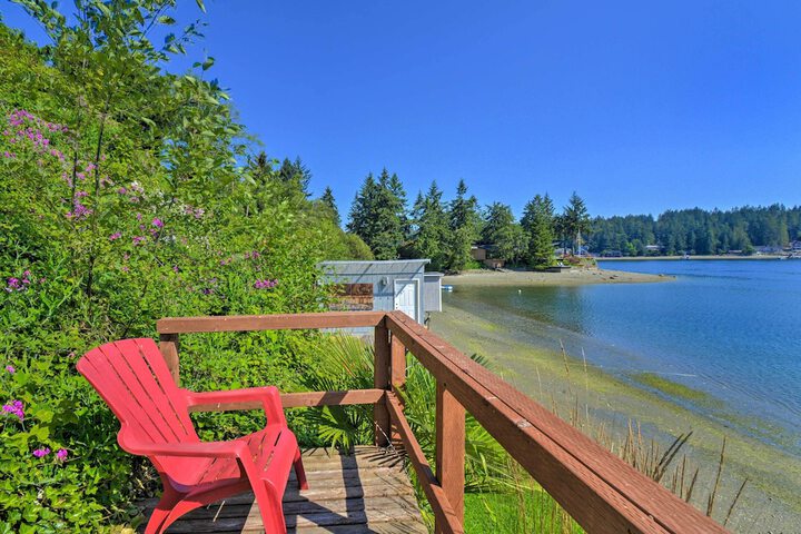 Waterfront Gig Harbor Home w / Furnished Deck