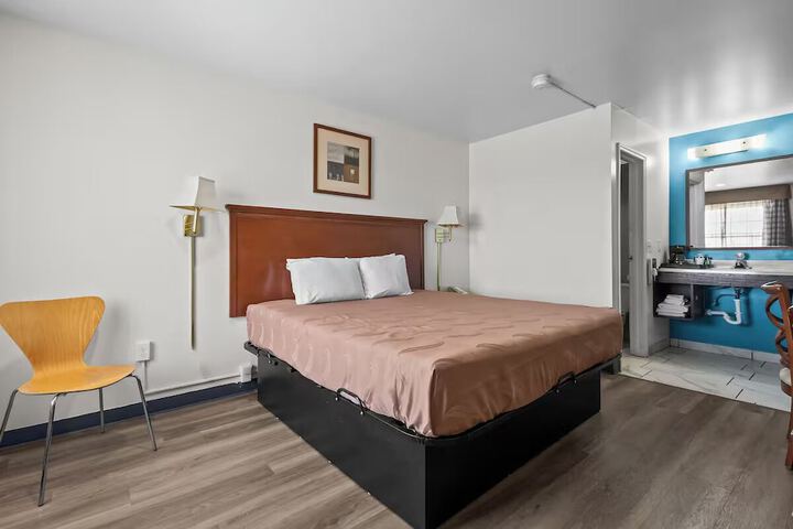 Economy Inn & Suites