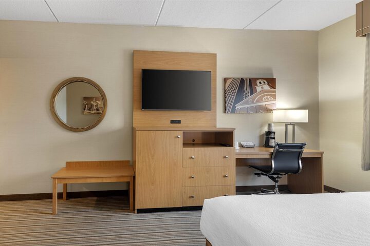 Best Western Royal Plaza Hotel & Trade Center
