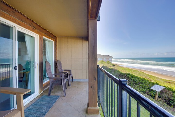 Lincoln City Beach Condo: Clubhouse & Pool Access!