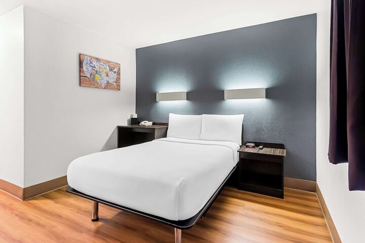 Room 28 of 40