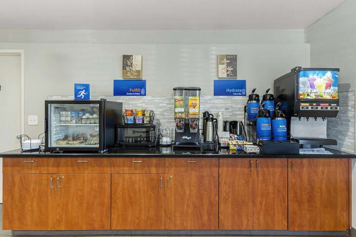 Breakfast/Coffee Service 26 of 30