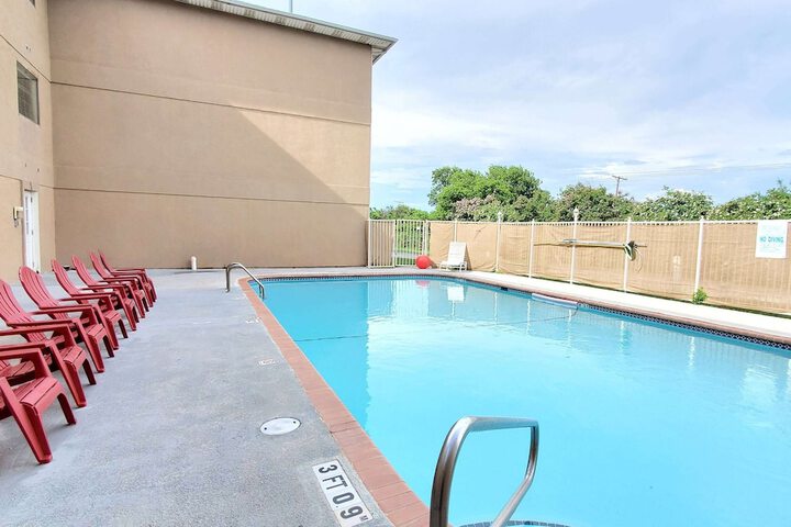 Pool 2 of 24