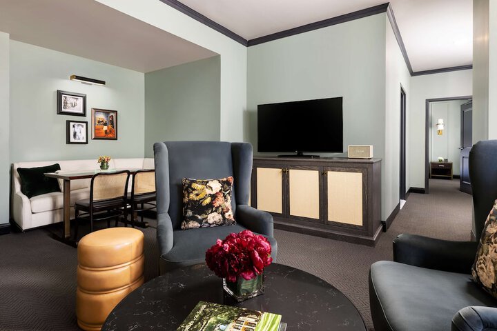 The Candler Hotel Atlanta Curio Collection by Hilton
