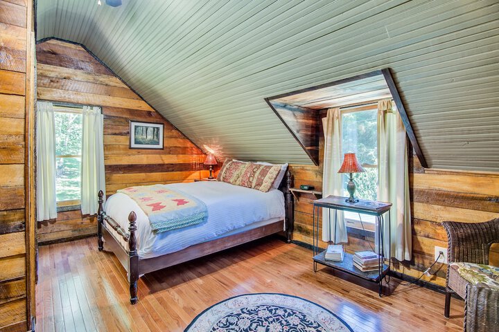 Room 9 of 32