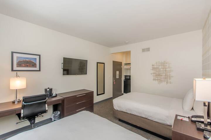 Room 13 of 38