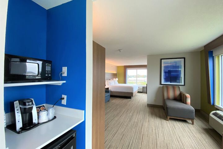 Holiday Inn Express & Suites Somerset Central by IHG