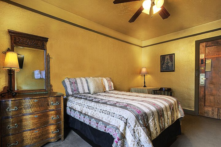 Room 26 of 44