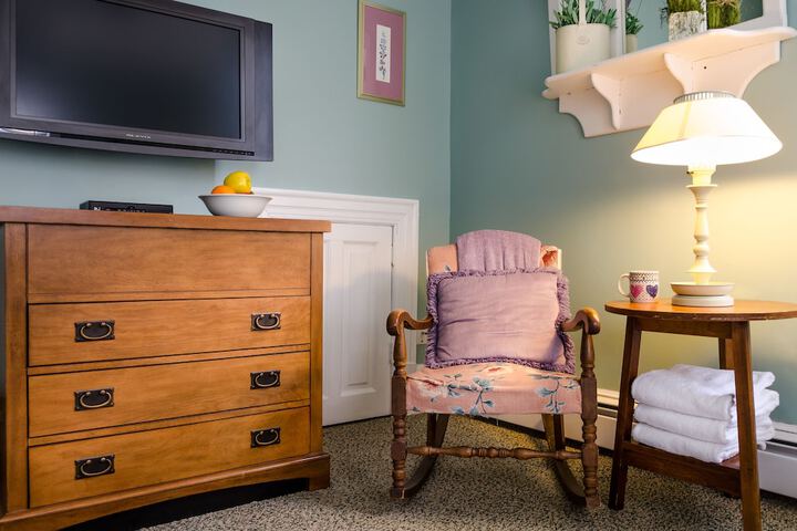 Room 27 of 43