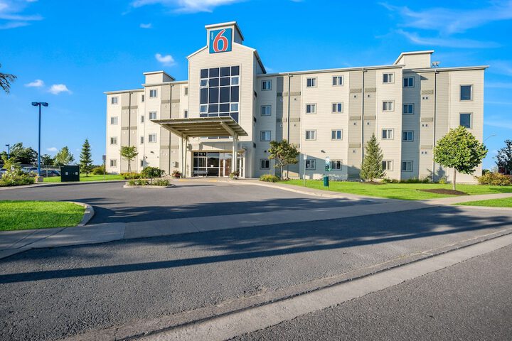 Hotel 4 of 75