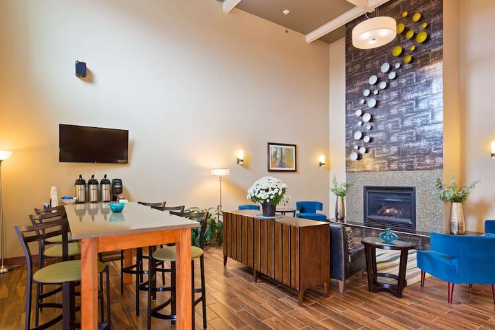 Best Western Plus Menomonie Inn & Suites