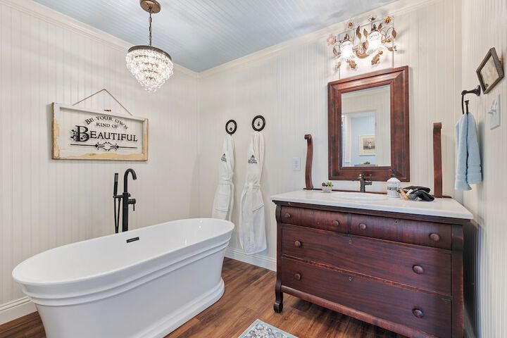 The Old Liberty Schoolhouse B & B