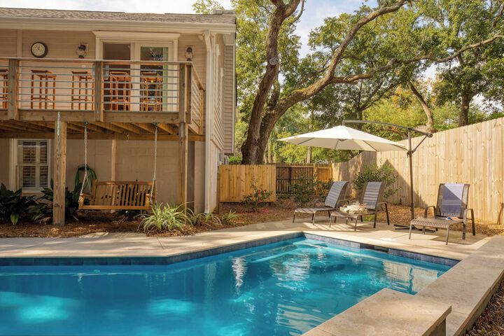 Palmetto by Avantstay Gorgeous Character Home w / Pool Sun Room & Pool Table!