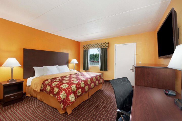 Room 22 of 65