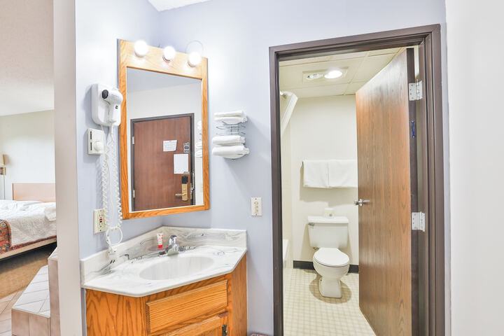 OYO Hotel Pipestone MN Canterbury Park
