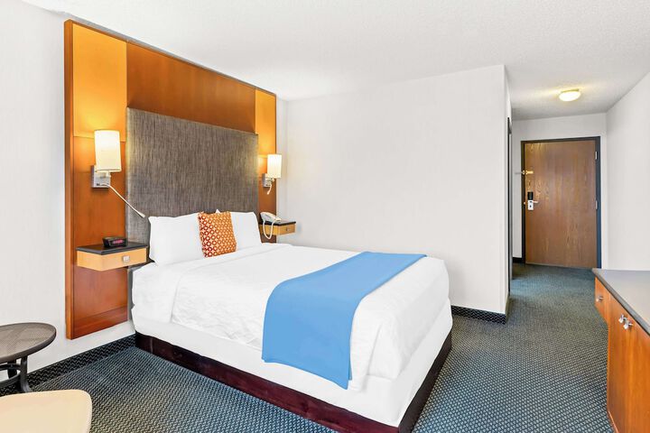 Room 18 of 38