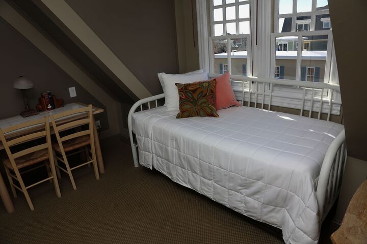 Room 21 of 68