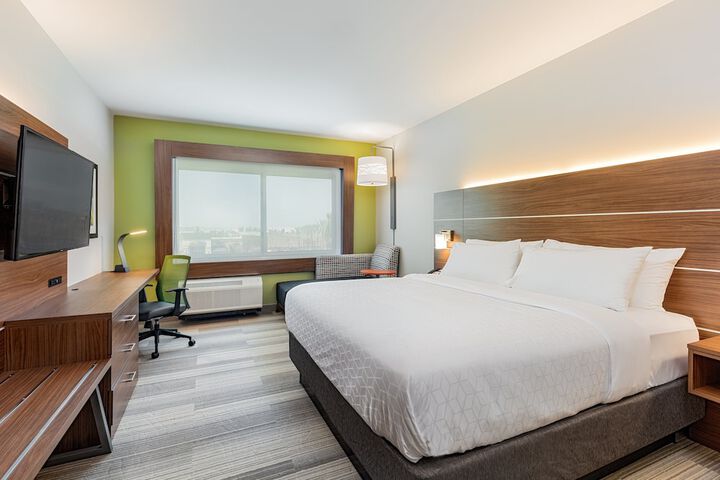 Room 10 of 31