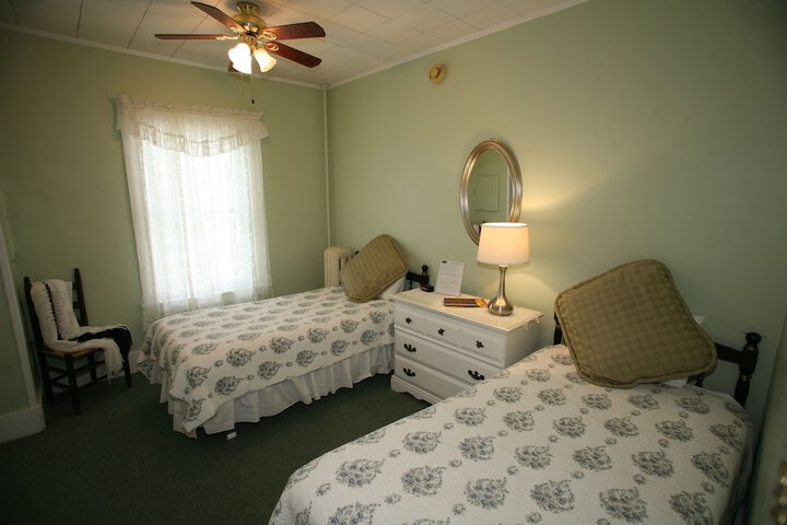 Fullerton Inn