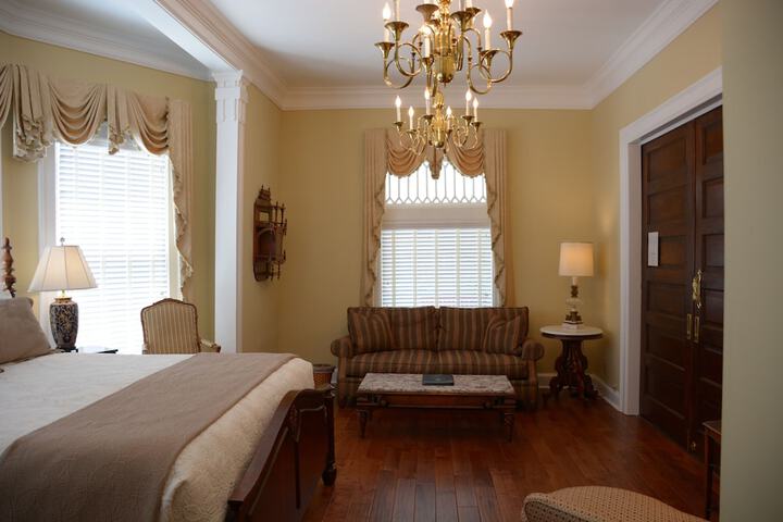 Room 127 of 151